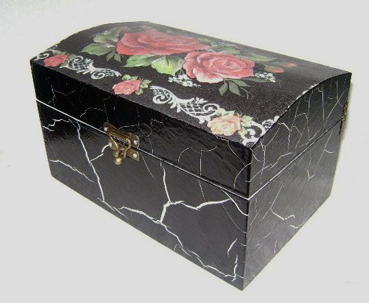 Baú G Alto (Craquele Preto c/ Rosas)