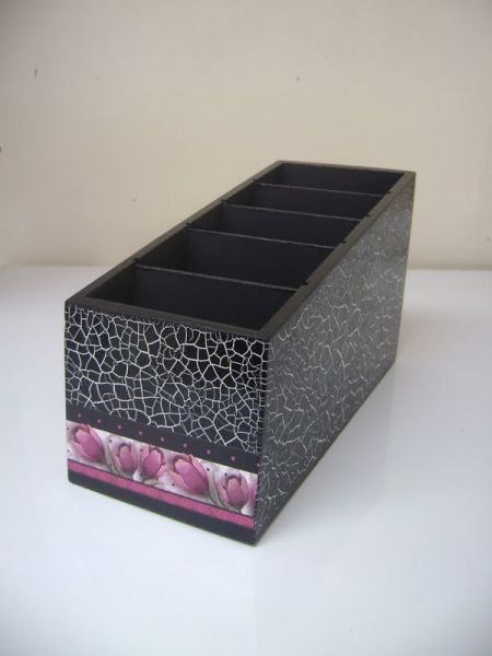 Porta Controle Remoto 5 Div.(Craquele Preto com Tulipas)