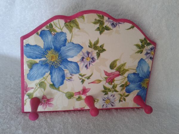 Porta Toalhas 3 Pinos (Pink com Flores)
