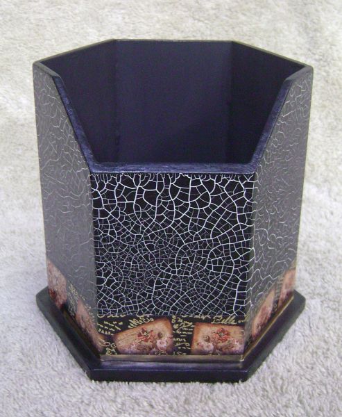 Porta Escovas Sextavado (Craquele Preto c/ Flores)