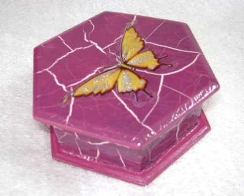 Porta Jóias Sextavada P (Craquele Rosa c/ Borboleta Amarela)