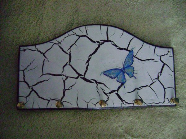 Porta Chaves M (Craquele Branco c/ Borboleta Azul)